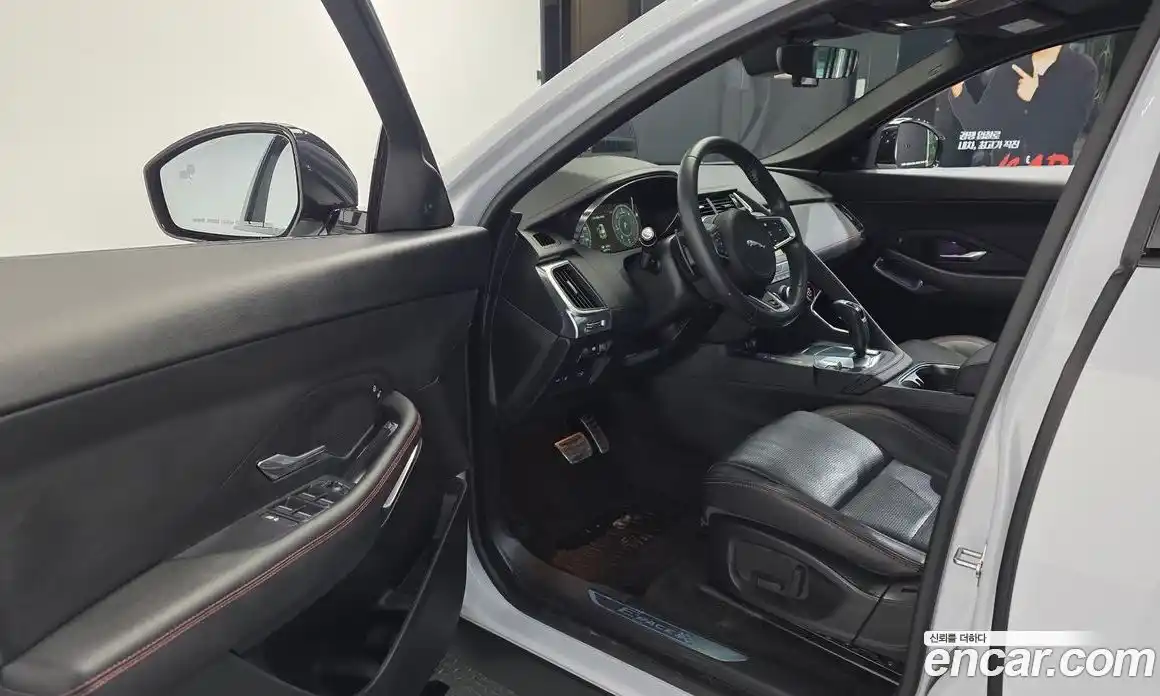Jaguar E-Pace 2020 2.0 автомат (гидро), фото 13 Jaguar E-Pace 2020 2.0 автомат (гидро), фото 13