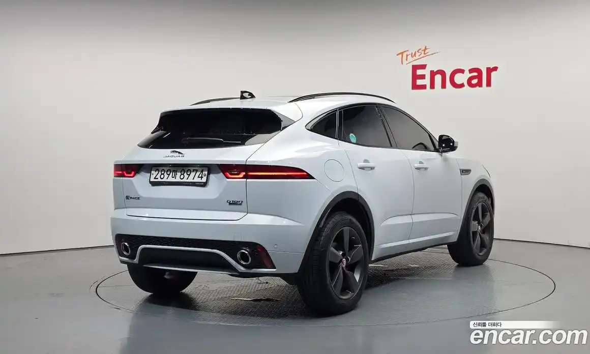 Jaguar E-Pace 2020 2.0 автомат (гидро), фото 2 Jaguar E-Pace 2020 2.0 автомат (гидро), фото 2