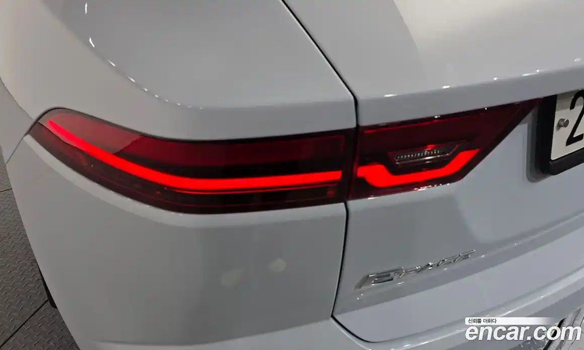 Jaguar E-Pace 2020 2.0 автомат (гидро), фото 9 Jaguar E-Pace 2020 2.0 автомат (гидро), фото 9