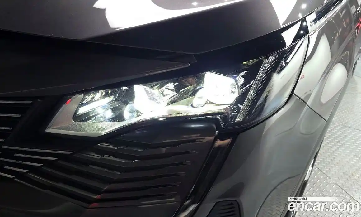 Peugeot 5008 2022 1.2 автомат (гидро), фото 8