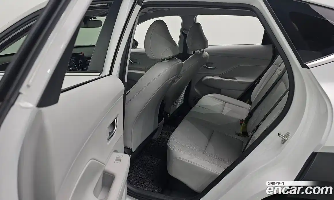 Hyundai Kona 2023 1.6 автомат (гидро), фото 12