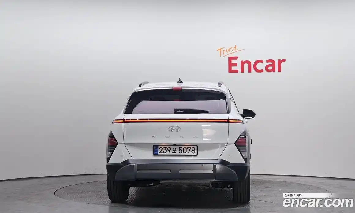 Hyundai Kona 2023 1.6 автомат (гидро), фото 4