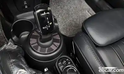 Mini Cooper Convertible 2023 2.0 автомат (гидро), миниатюра 8
