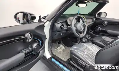 Mini Cooper Convertible 2023 2.0 автомат (гидро), миниатюра 9