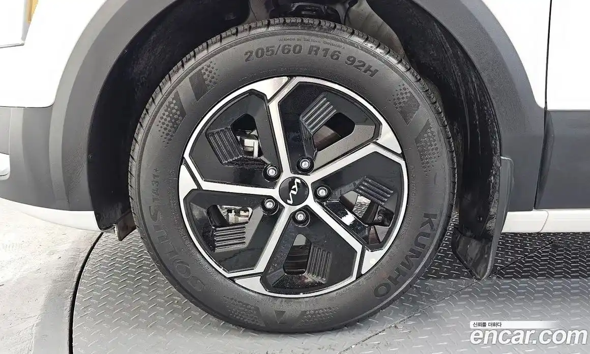 Kia Niro 2026 1.6 автомат (гидро), фото 5