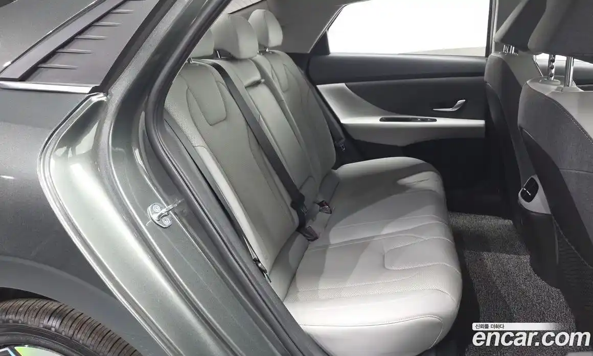 Hyundai Avante 2022 1.6 автомат (гидро), фото 11