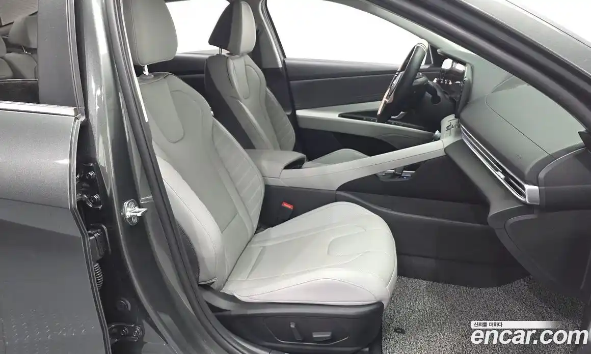 Hyundai Avante 2022 1.6 автомат (гидро), фото 12