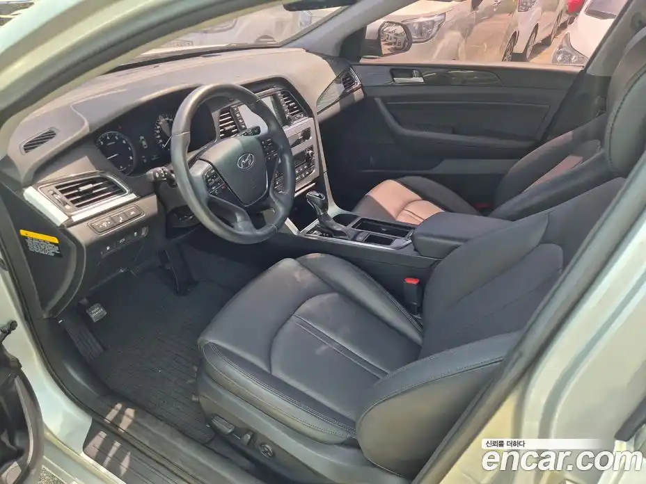 Hyundai Sonata 2014 2.0 автомат (гидро), фото 10