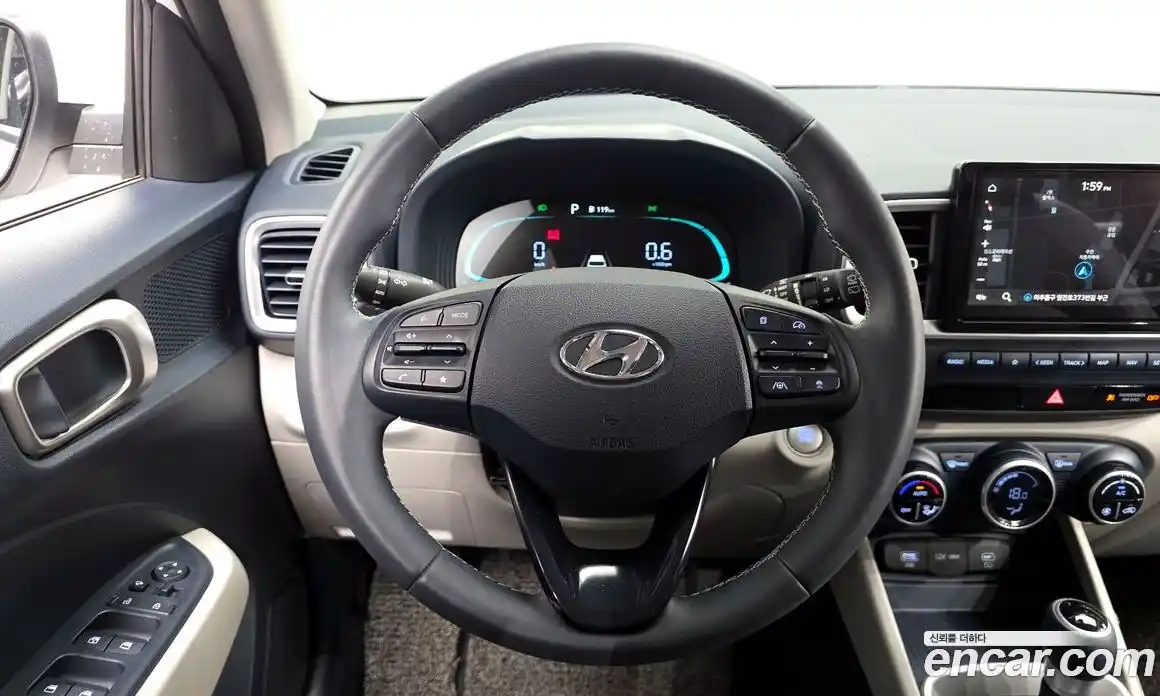 Hyundai Venue 2023 1.6 автомат (гидро), фото 13