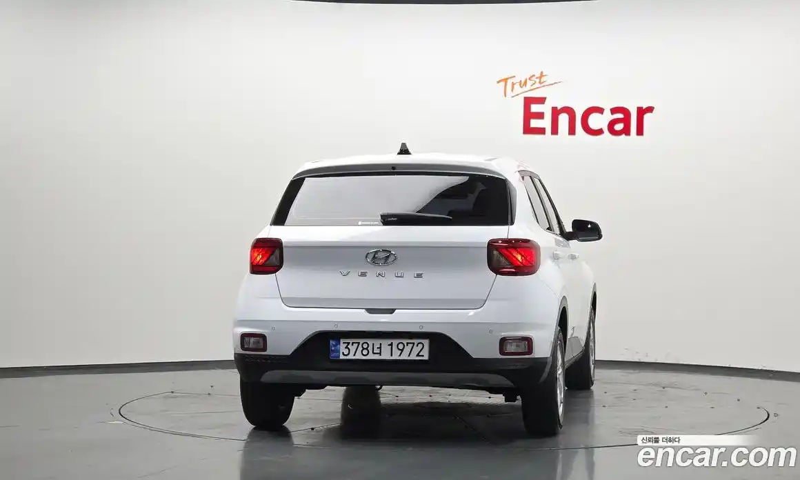 Hyundai Venue 2023 1.6 автомат (гидро), фото 4