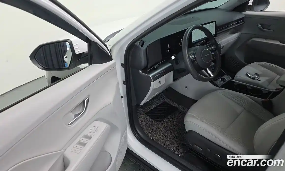 Hyundai Kona 2023 1.6 автомат (гидро), фото 17