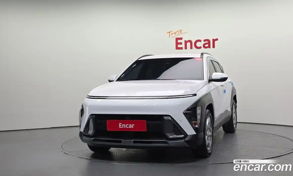 Hyundai Kona 2023 1.6 автомат (гидро), фото 3