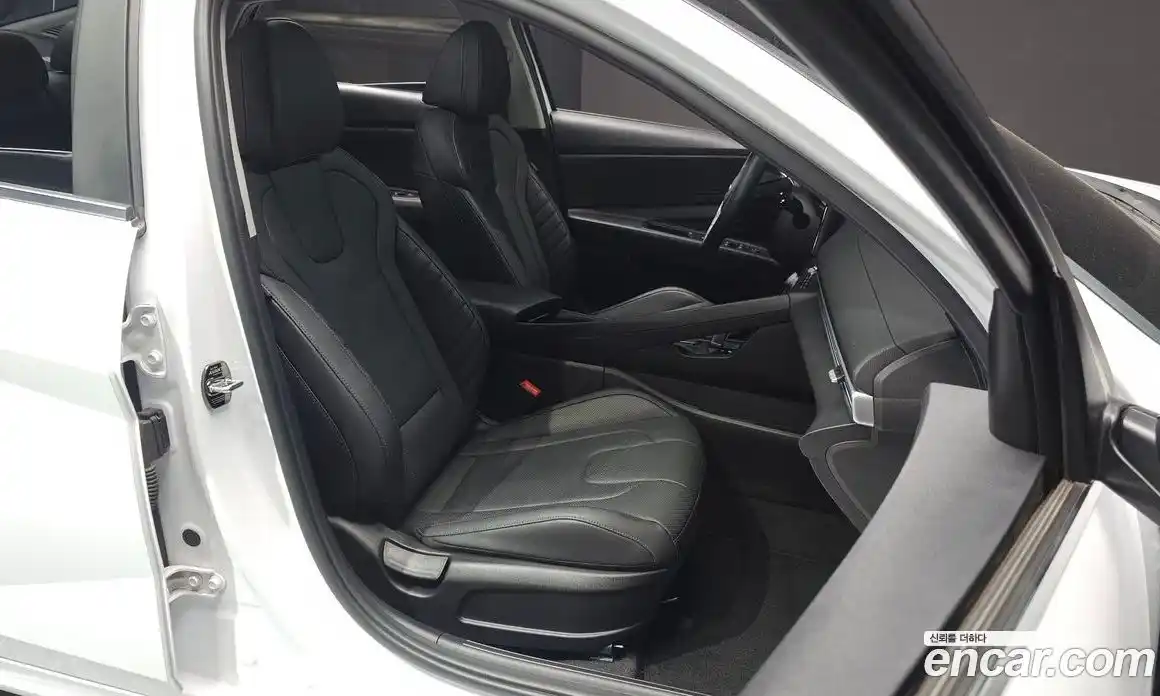 Hyundai Avante 2020 1.6 автомат (гидро), фото 11