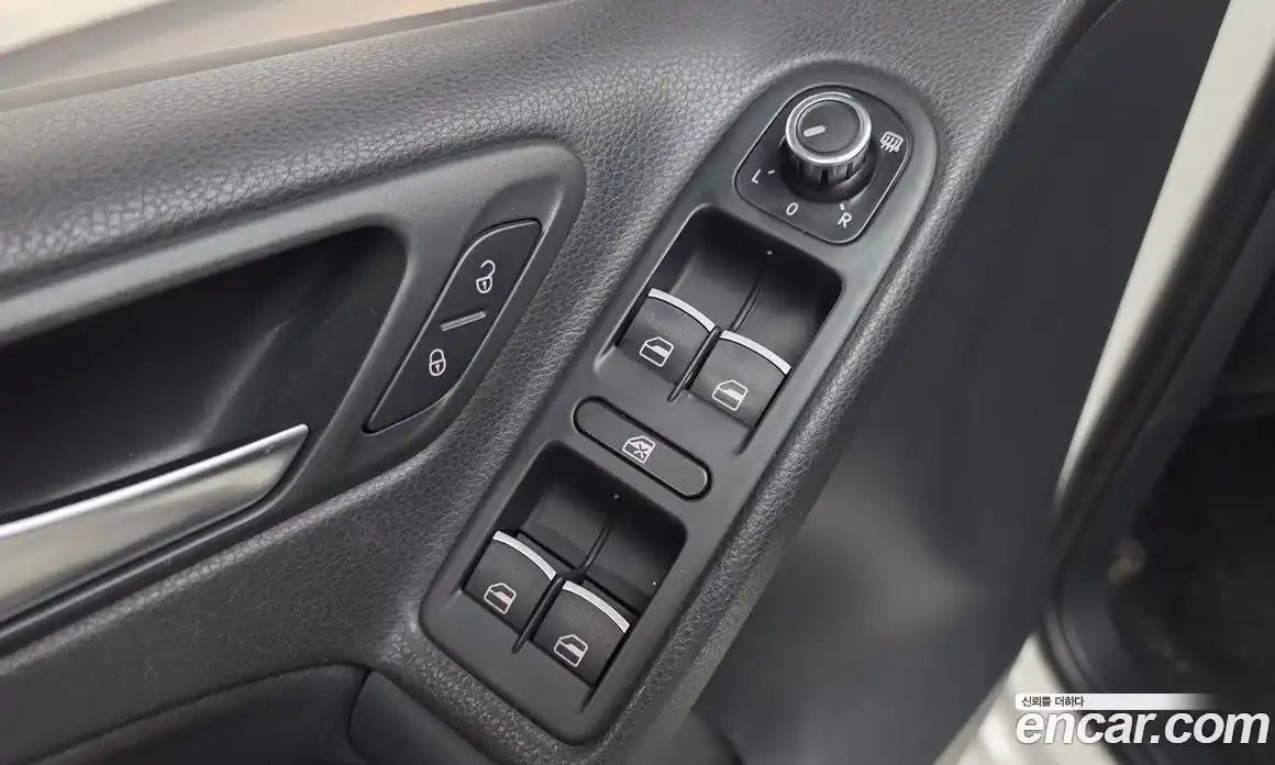 Volkswagen Golf 2011 2.0 автомат (гидро), фото 13