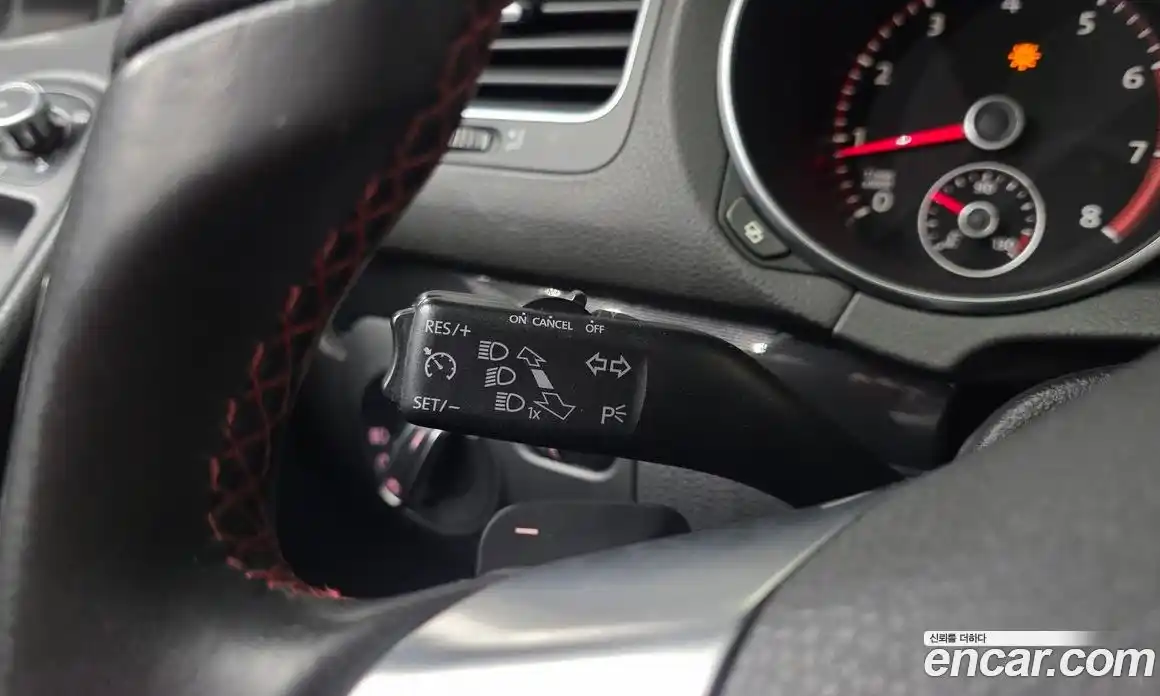 Volkswagen Golf 2011 2.0 автомат (гидро), фото 15