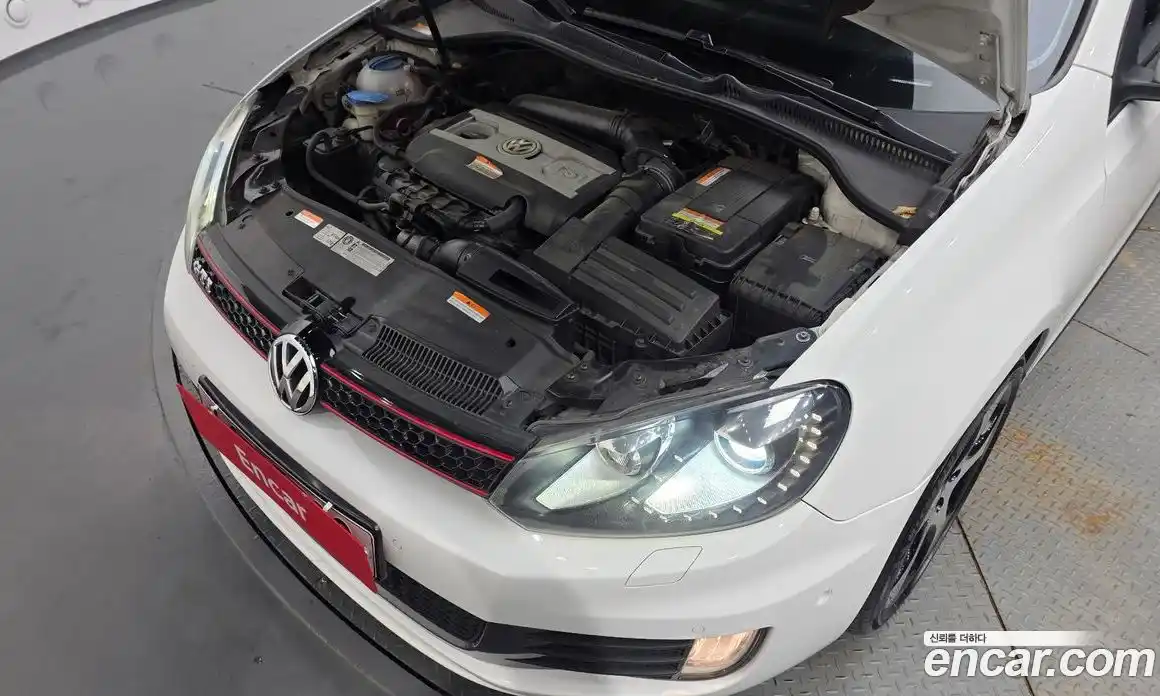 Volkswagen Golf 2011 2.0 автомат (гидро), фото 6