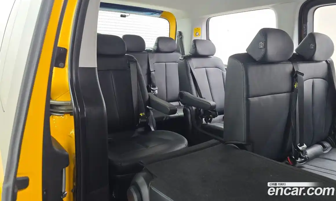 Hyundai Staria 2023 3.5 автомат (гидро), фото 12