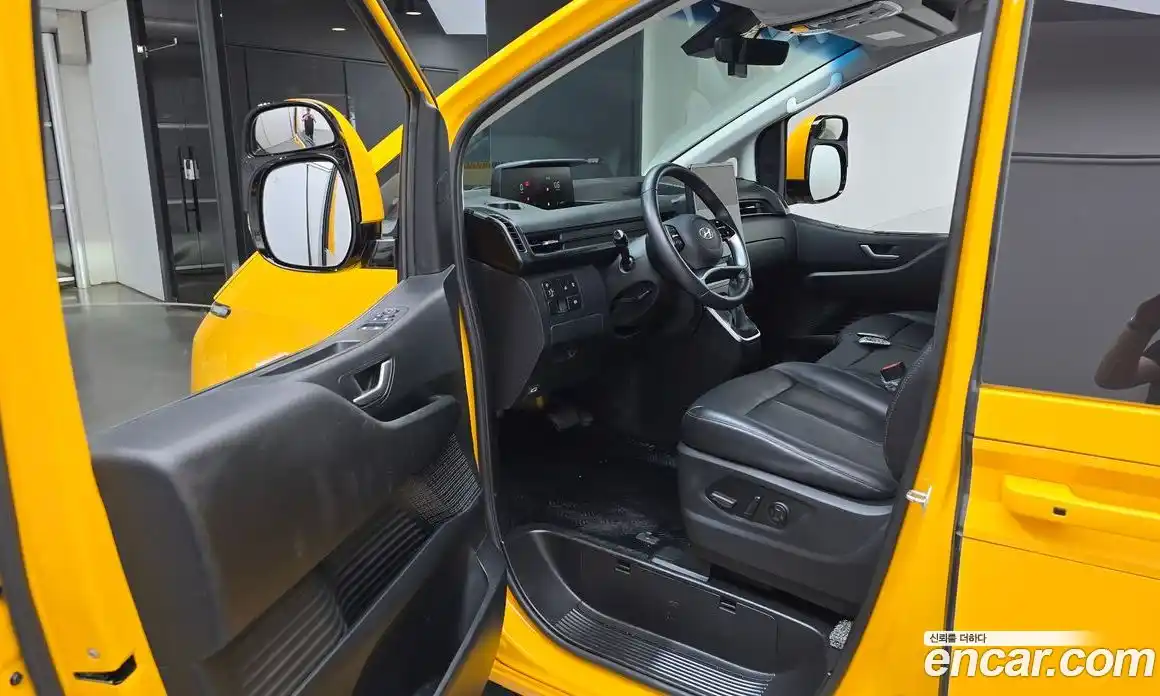 Hyundai Staria 2023 3.5 автомат (гидро), фото 10