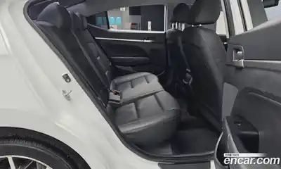 Hyundai Avante 2018 1.6 автомат (гидро), миниатюра 12