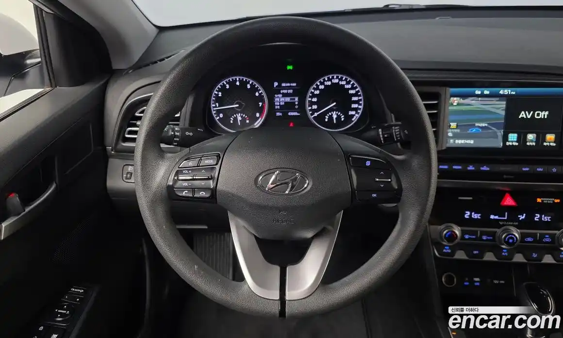 Hyundai Avante 2018 1.6 автомат (гидро), фото 13