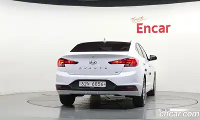 Hyundai Avante 2018 1.6 автомат (гидро), миниатюра 3