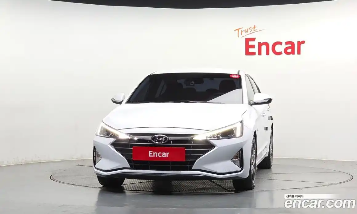 Hyundai Avante 2018 1.6 автомат (гидро), фото 4
