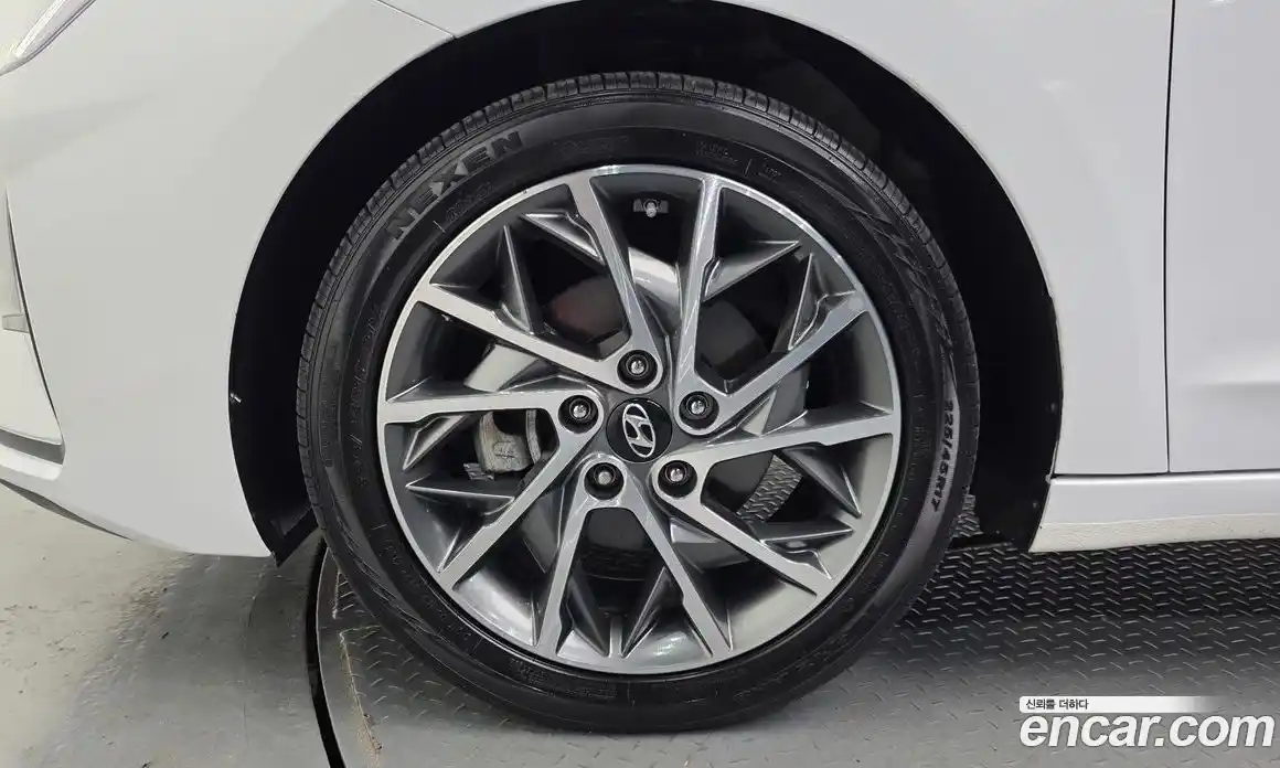 Hyundai Avante 2018 1.6 автомат (гидро), фото 5