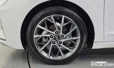 Hyundai Avante 2018 1.6 автомат (гидро), миниатюра 5