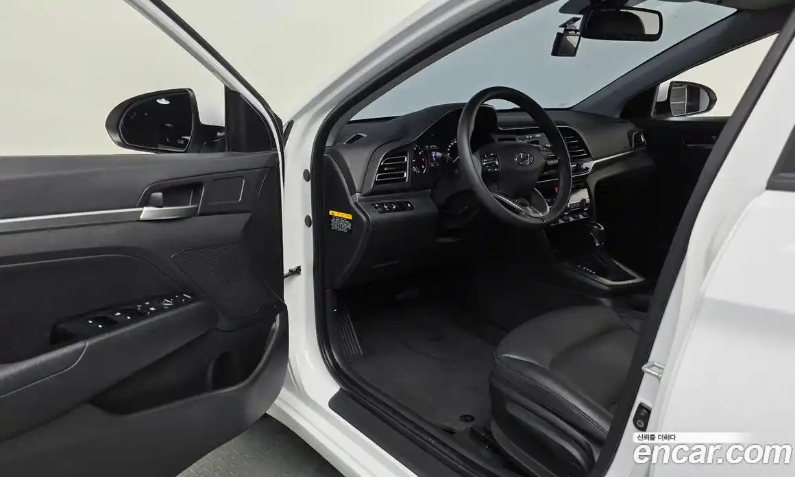 Hyundai Avante 2018 1.6 автомат (гидро), фото 10