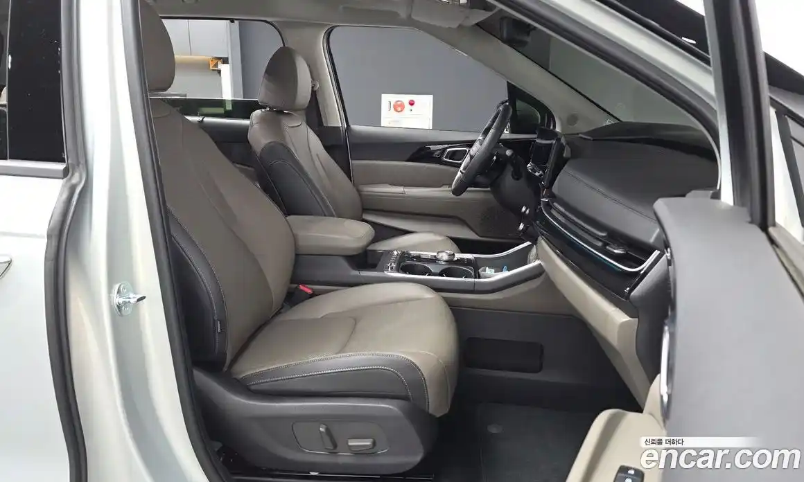 Kia Carnival 2025 1.6 автомат (гидро), фото 11