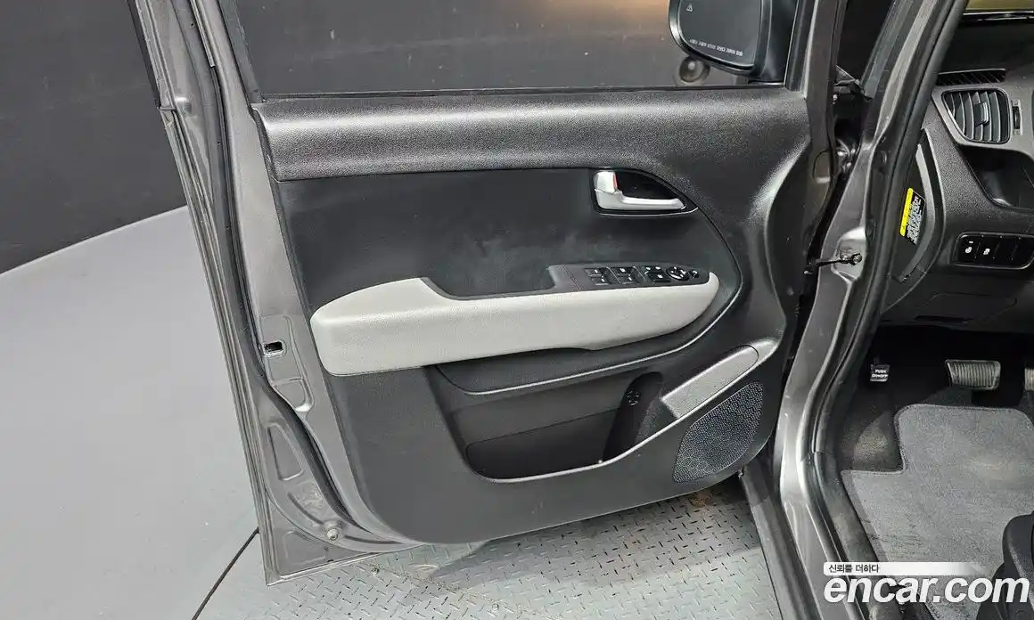 Kia Ray 2024 1.0 автомат (гидро), фото 14