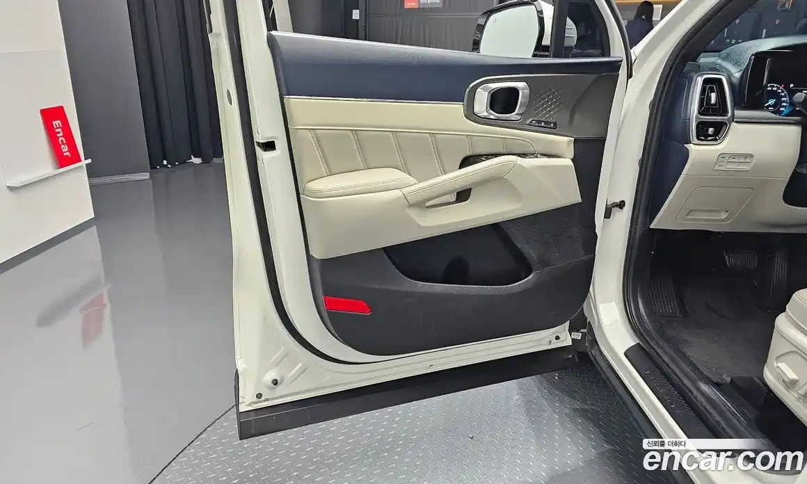 Kia Sorento 2023 1.6 автомат (гидро), фото 14