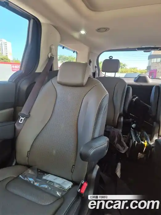 Kia Carnival 2025 1.6 автомат (гидро), фото 11