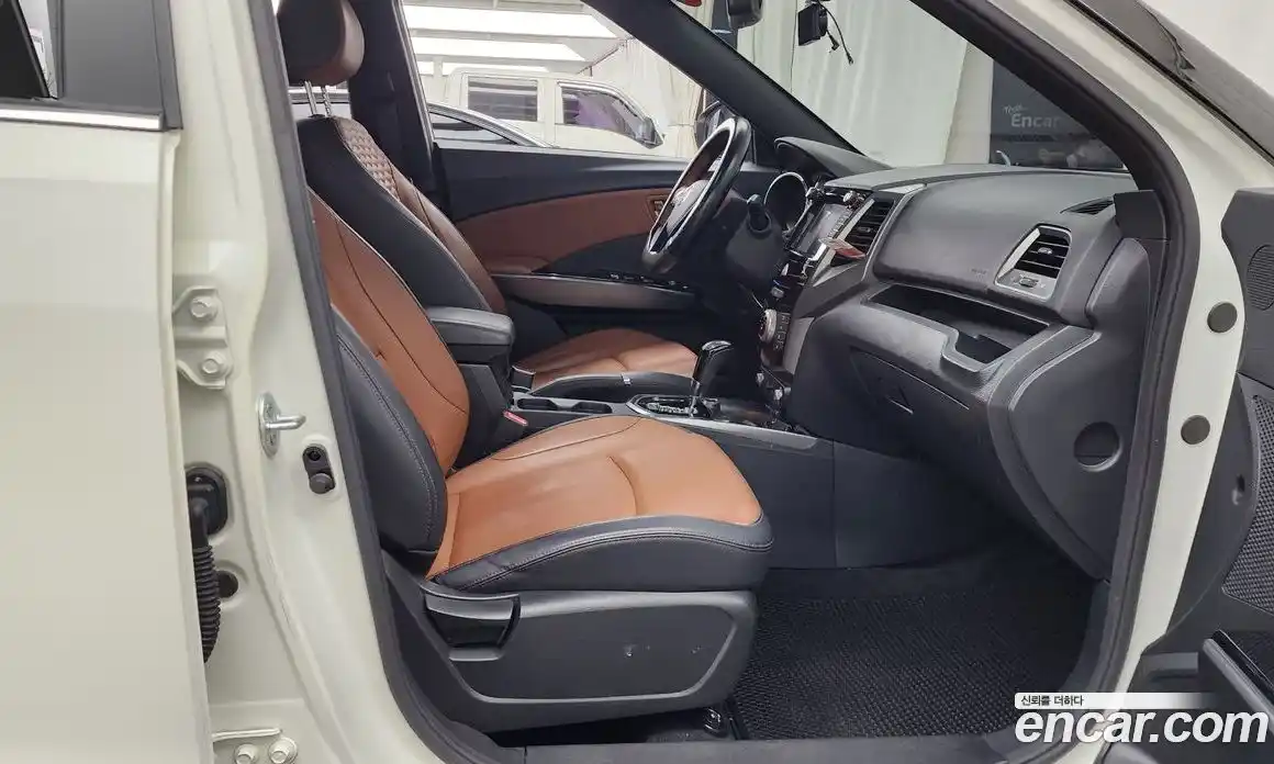 SsangYong TIBOLI 2018 1.6 автомат (гидро), фото 17