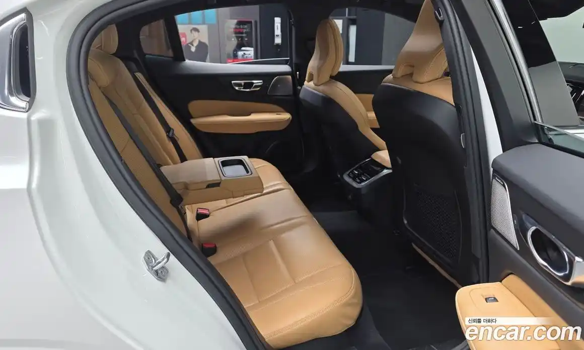 Volvo S60 2020 2.0 автомат (гидро), фото 15