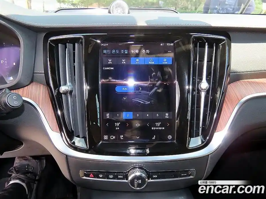 Volvo V60 2022 2.0 автомат (гидро), фото 13