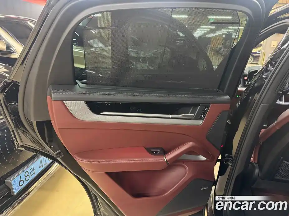 Porsche Cayenne 2024 3.0 автомат (гидро), фото 16