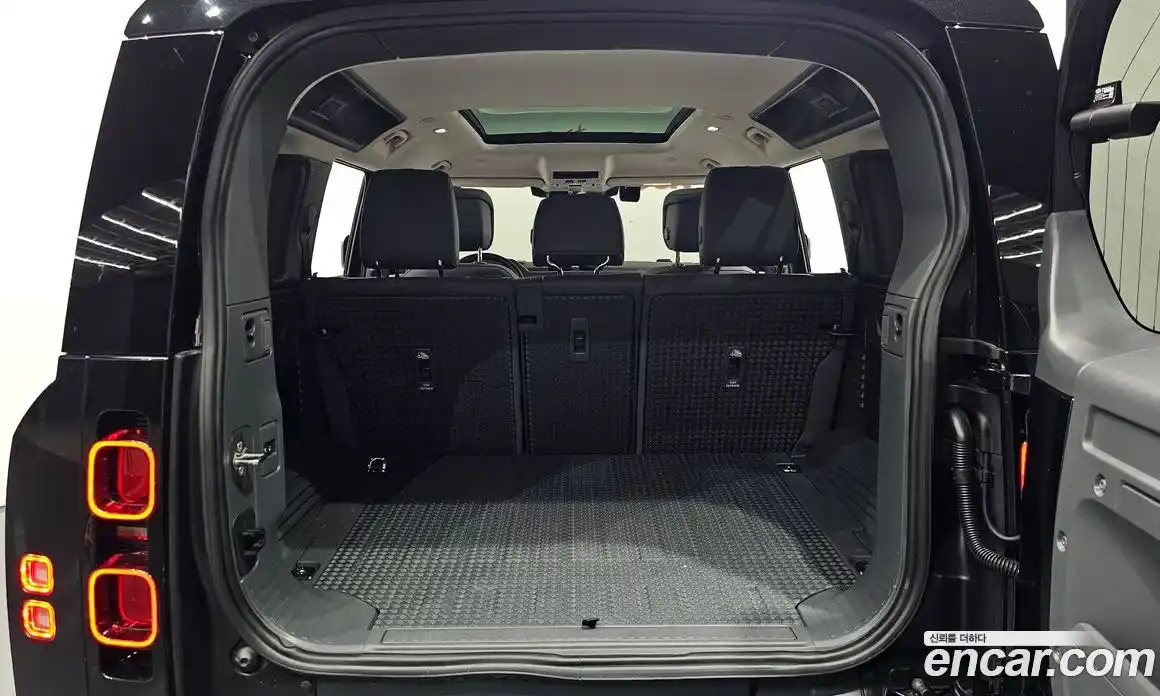 Land Rover Defender 2024 2.0 автомат (гидро), фото 20