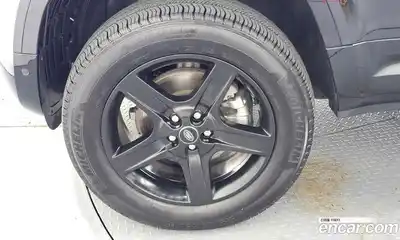 Land Rover Defender 2024 2.0 автомат (гидро), миниатюра 5
