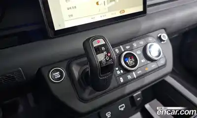 Land Rover Defender 2024 2.0 автомат (гидро), миниатюра 9