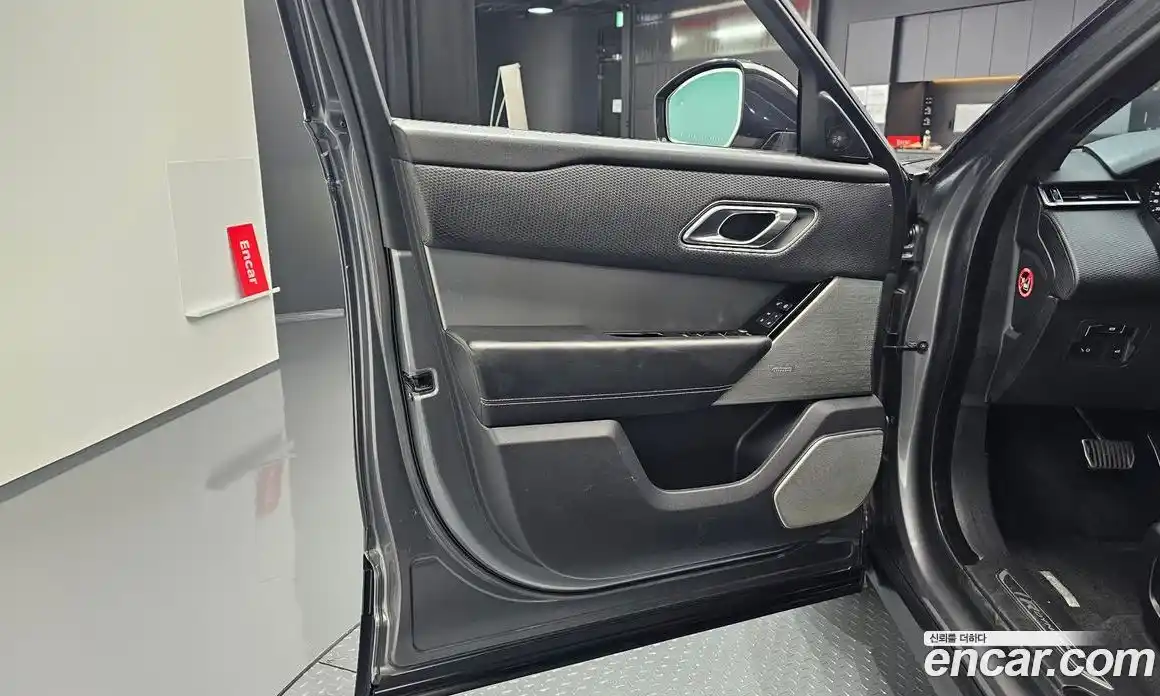 Land Rover Range Rover Velar 2019 2.0 автомат (гидро), фото 13