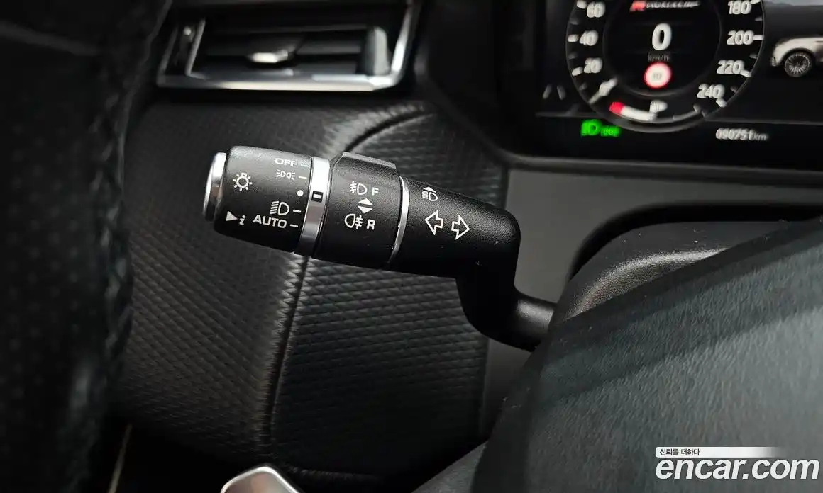 Land Rover Range Rover Velar 2019 2.0 автомат (гидро), фото 23