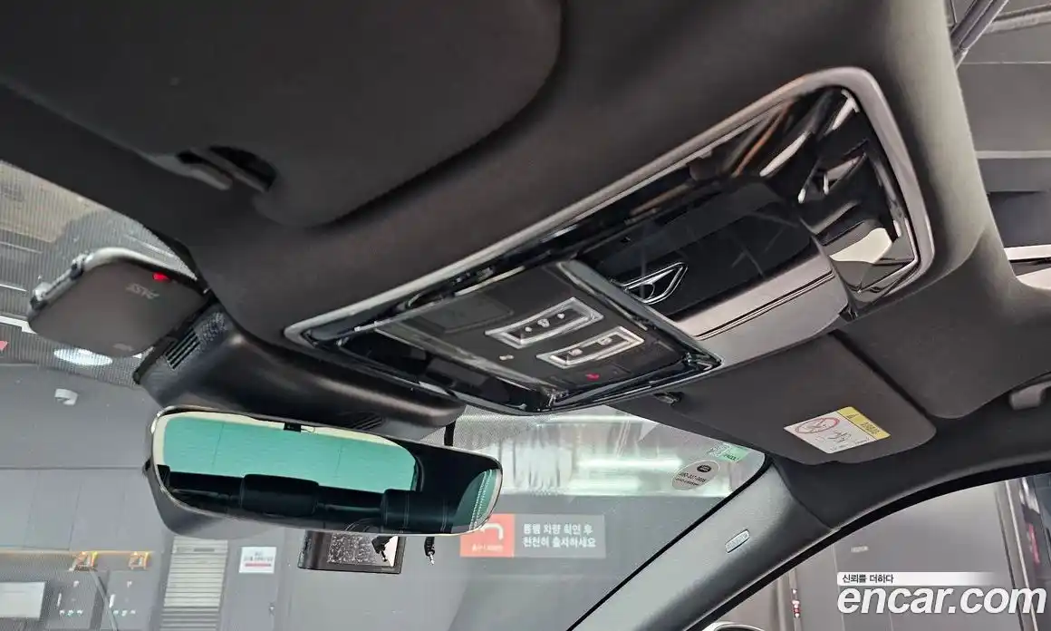 Land Rover Range Rover Velar 2019 2.0 автомат (гидро), фото 27