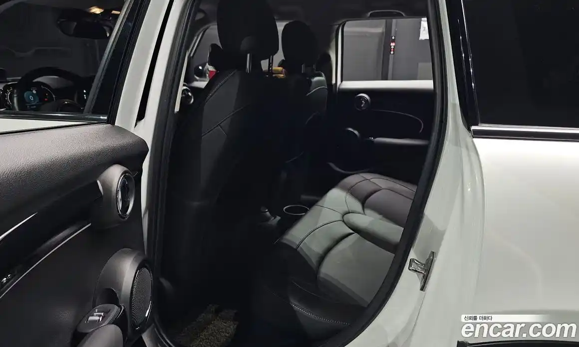 Mini Cooper 2023 1.5 автомат (гидро), фото 18