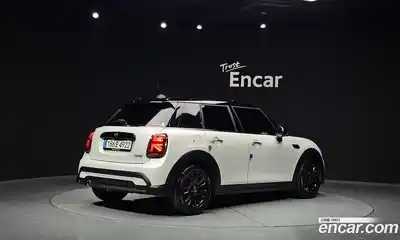 Mini Cooper 2023 1.5 автомат (гидро), миниатюра 2