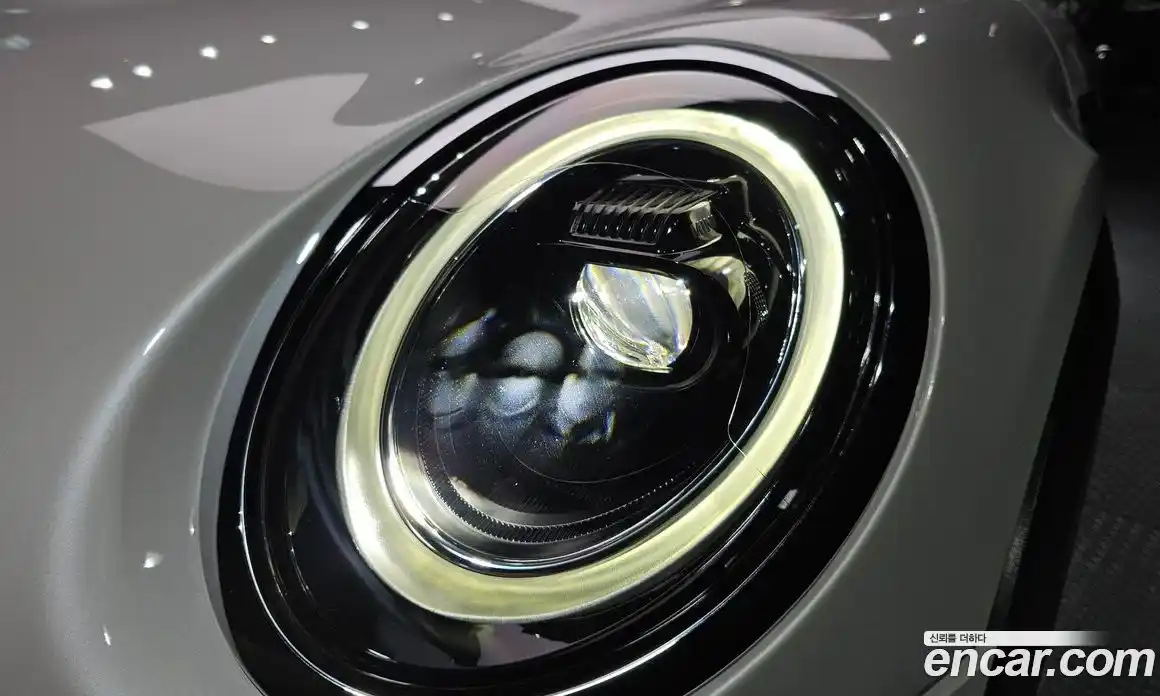 Mini Cooper 2023 1.5 автомат (гидро), фото 8