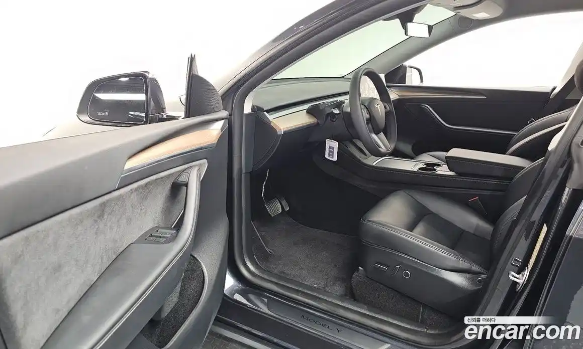 Tesla Model Y 2024 0.2 автомат (гидро), фото 13 Tesla Model Y 2024 0.2 автомат (гидро), фото 13