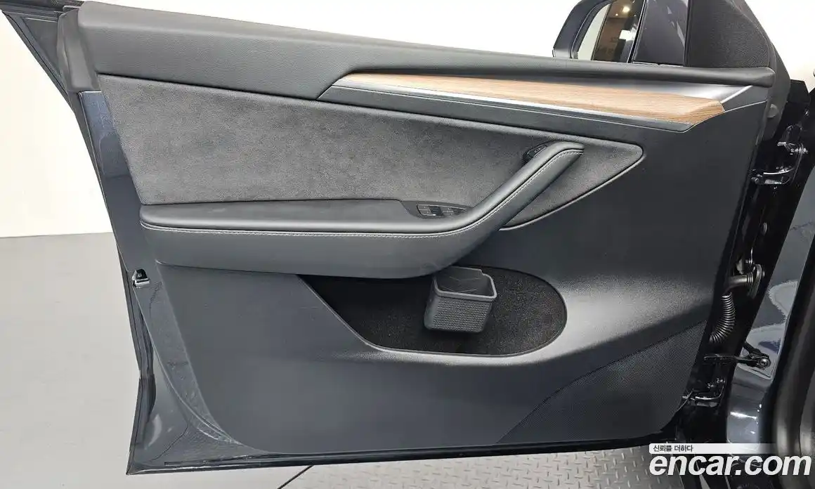 Tesla Model Y 2024 0.2 автомат (гидро), фото 14 Tesla Model Y 2024 0.2 автомат (гидро), фото 14