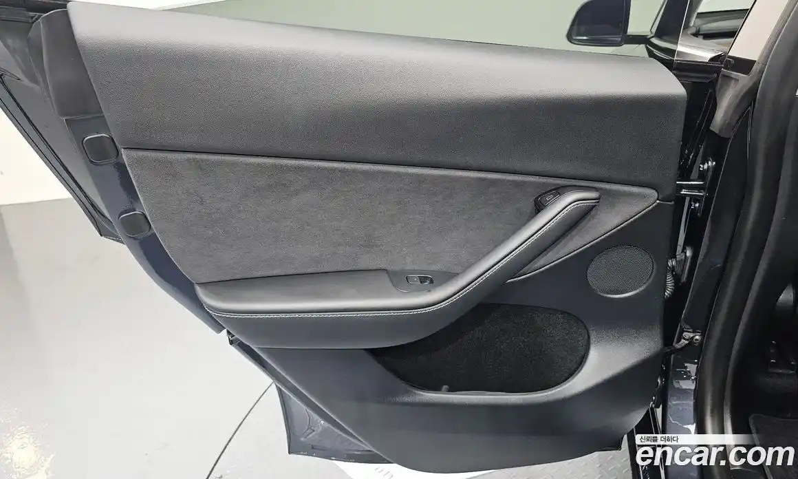 Tesla Model Y 2024 0.2 автомат (гидро), фото 15 Tesla Model Y 2024 0.2 автомат (гидро), фото 15