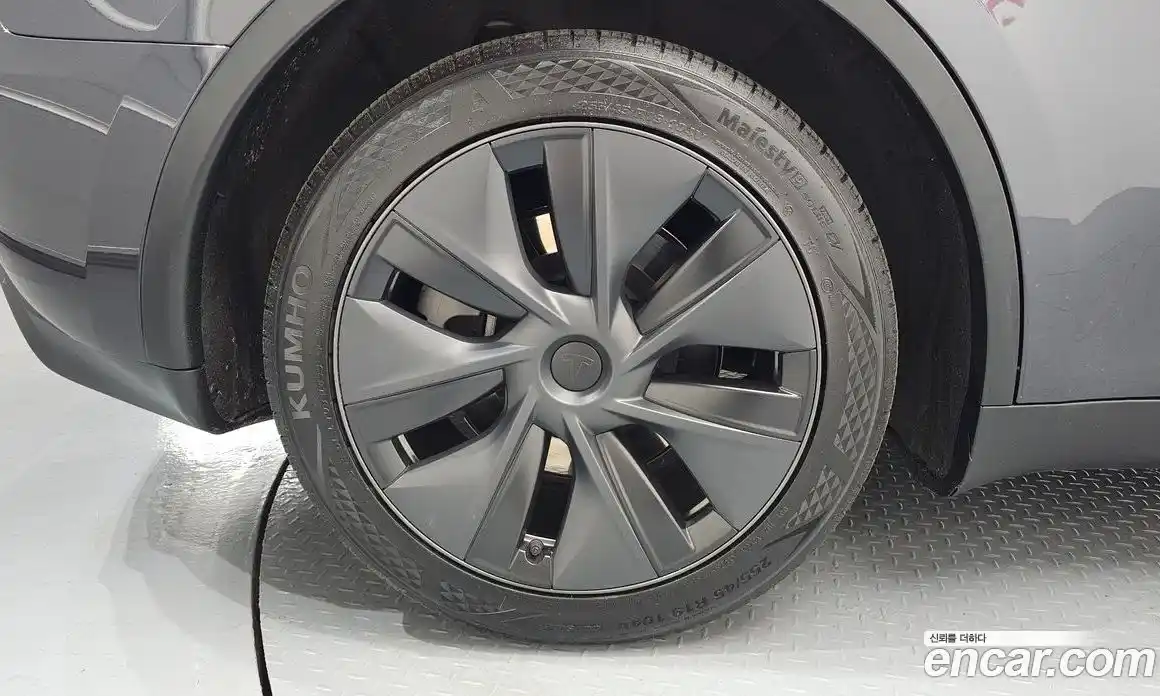 Tesla Model Y 2024 0.2 автомат (гидро), фото 5 Tesla Model Y 2024 0.2 автомат (гидро), фото 5